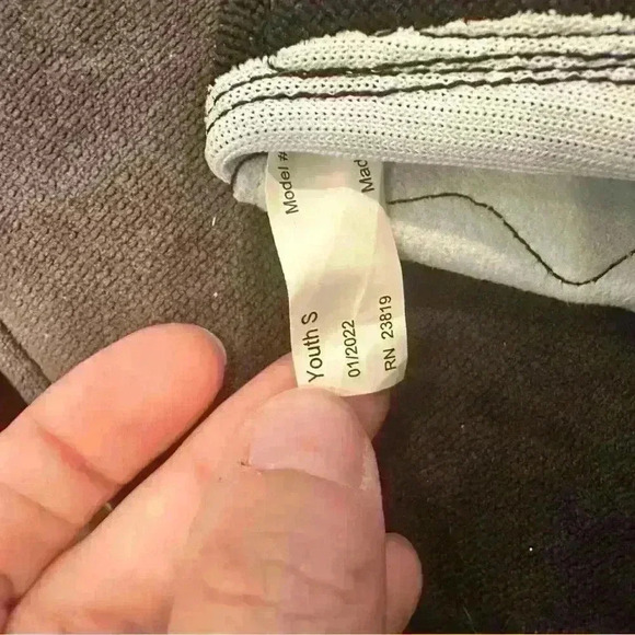 Adidas Youth Small Sports Gloves - Black & White Football Gloves - Picture 3 of 4